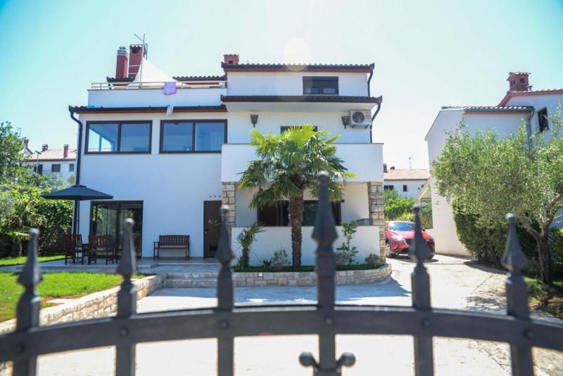 Modern Getaway Studio For Two Ρόβινι Εξωτερικό φωτογραφία
